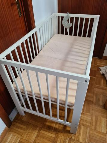 Kinderbed babybed in heel nette staat (incl. matras) !!! beschikbaar voor biedingen