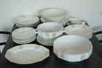 Vaisselle ancienne de 32 pièces — Faïencerie Saint-Ghislain, Antiquités & Art, Antiquités | Services (vaisselle) pièces, Enlèvement