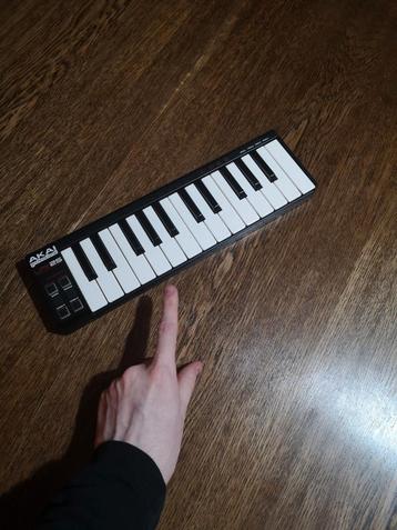 Midi keyboardje, Muziek en Instrumenten, Midi-apparatuur, Ophalen, Zo goed als nieuw