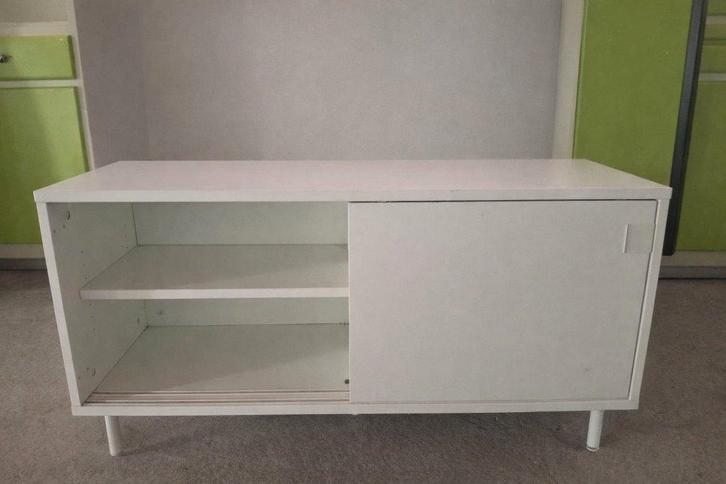 Wit IKEA tv-meubel BESTÅ met schuifdeur, Huis en Inrichting, Kasten |Televisiemeubels, Gebruikt, Minder dan 100 cm, 100 tot 150 cm