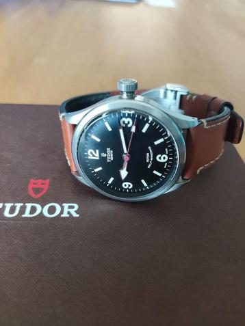 Montre Tudor 41 mm hors (neuf 3500€) beschikbaar voor biedingen