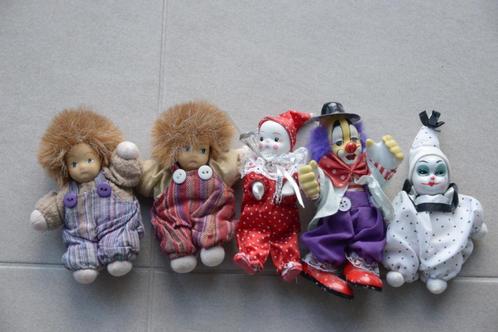 4 gevulde beeldjes: 2 popjes en 2 clowntjes., Verzamelen, Poppetjes en Figuurtjes, Zo goed als nieuw, Ophalen of Verzenden