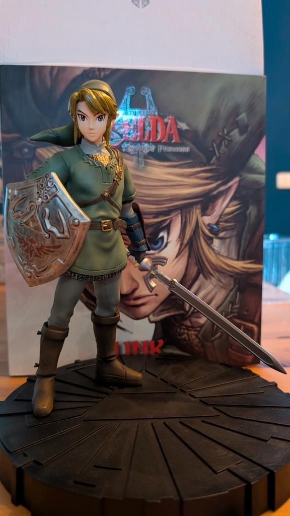 Legend of Zelda Twilight Princess Link Statue together+, Games en Spelcomputers, Games | Overige, Zo goed als nieuw, Ophalen of Verzenden