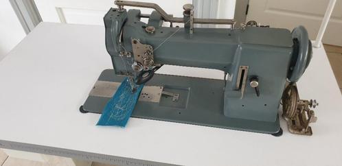 Te Koop Adler industrie  Naaimachine, Hobby en Vrije tijd, Naaimachines en Toebehoren, Gebruikt, Naaimachine, Industrieel, Ophalen
