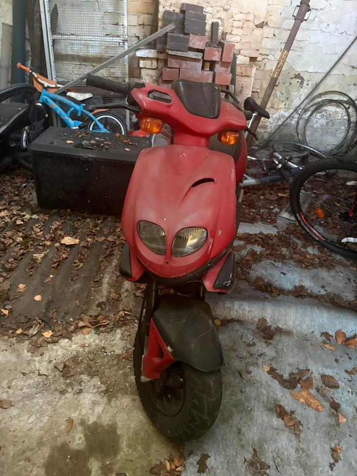 Brommer voor opmaak/project klasse A, Fietsen en Brommers, Snorfietsen en Snorscooters, Gebruikt, Peugeot, Benzine, Ophalen
