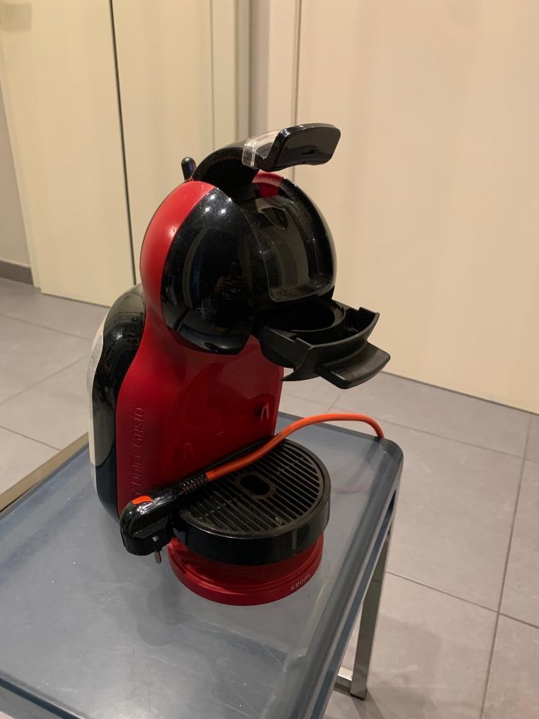 Dolce gusto Nescafé, Autres modèles, Réservoir d'eau amovible, Enlèvement, Utilisé