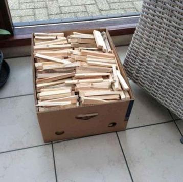 Zeer droog aanmaakhout beschikbaar voor biedingen