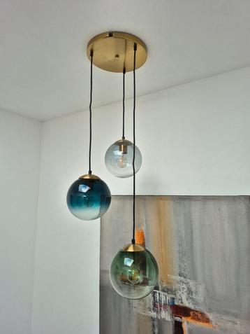 Hanglamp modern met 3 glazen bollen (aanpasbaar in hanglengt beschikbaar voor biedingen