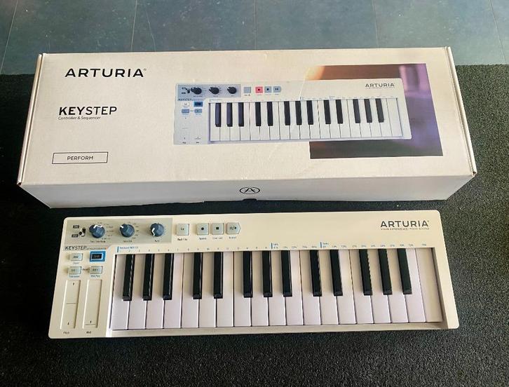 ARTURIA - KEYSTEP 32, Muziek en Instrumenten, Midi-apparatuur, Zo goed als nieuw, Ophalen of Verzenden