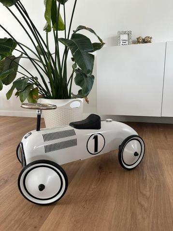 Loopauto retro vintage wit beschikbaar voor biedingen