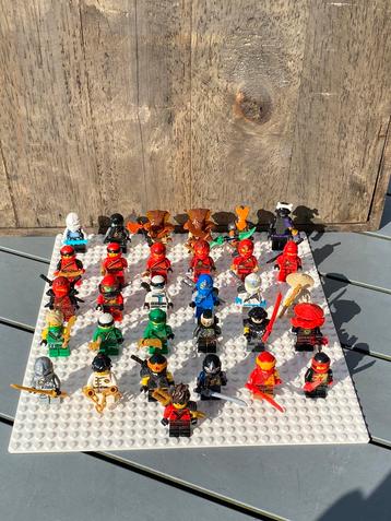 Lot minifiguren lego ninjago beschikbaar voor biedingen