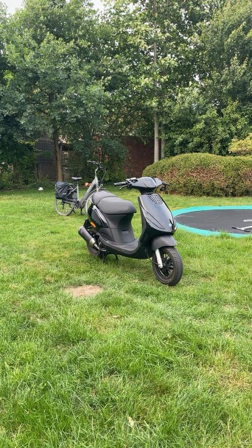 Zip 4 takt, Fietsen en Brommers, Scooters | Piaggio, Zo goed als nieuw, Zip, Klasse B (45 km/u), Benzine, Ophalen