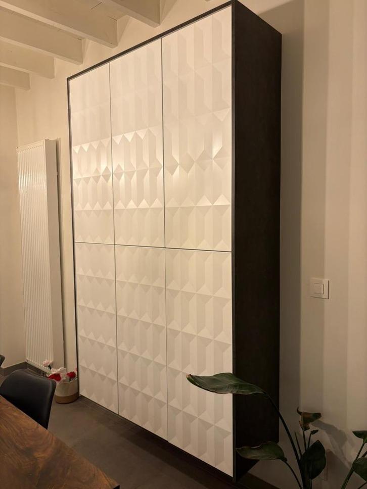 Hangende wandkast, Huis en Inrichting, Kasten | Wandmeubels, Zo goed als nieuw, 200 cm of meer, Minder dan 150 cm, 25 tot 50 cm