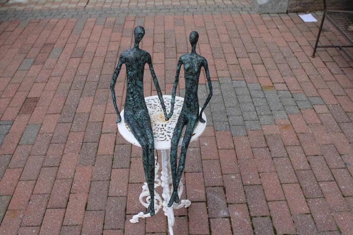 Standbeeld van een stel moderne kunst in brons. Maat XL, Tuin en Terras, Tuinwanddecoratie, Nieuw, Ophalen