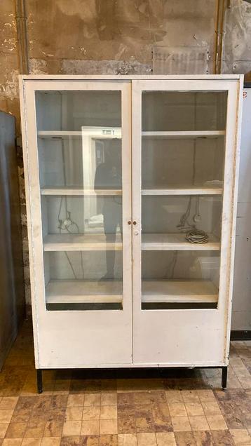 Gratis vitrinekast, Huis en Inrichting, Ophalen, Gebruikt