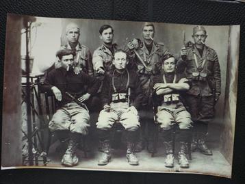 Papier Résistance Armé femme +  10 photo soldat  beschikbaar voor biedingen