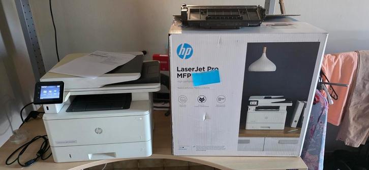 HP printer in zeer goede staat, nieuwe toner voor 7500 p., Computers en Software, Printers, Zo goed als nieuw, Printer, Laserprinter
