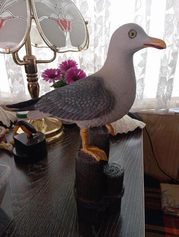 meeuw in kunststof beschikbaar voor biedingen