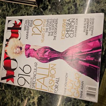 American Vogue.  September issue. 2012.  beschikbaar voor biedingen