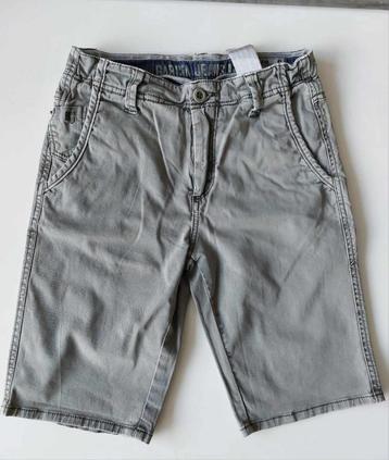 Bermuda gris taille 146 de la marque Garcia Jeans. Très bon 