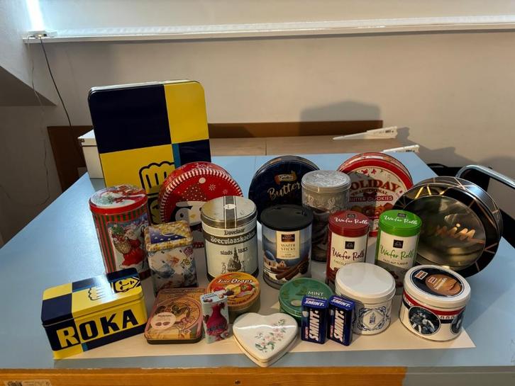 23 blikken, oud en nieuw, bus blik trommel LOS TE KOOP, Verzamelen, Blikken, Zo goed als nieuw, Koek(jes), Overige merken, Ophalen of Verzenden