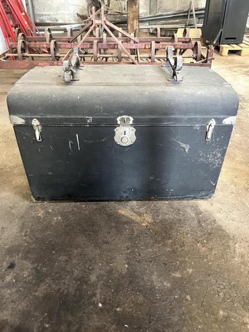Oldtimer koffer  beschikbaar voor biedingen