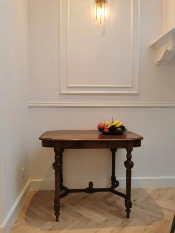 Tafel vintage antieke  beschikbaar voor biedingen