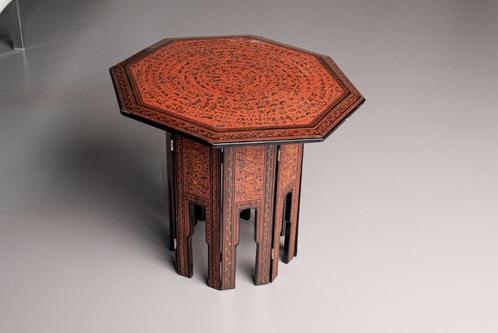Bijzettafeltje uit Myanmar, handgeschilderd lakwerk, Maison & Meubles, Tables | Tables d'appoint, Utilisé, 45 à 60 cm, Moins de 55 cm