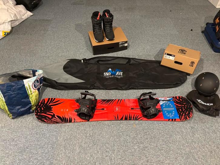 Volledig nieuwe Snowboardset Burton, Sport en Fitness, Snowboarden, Zo goed als nieuw, Board, Ophalen