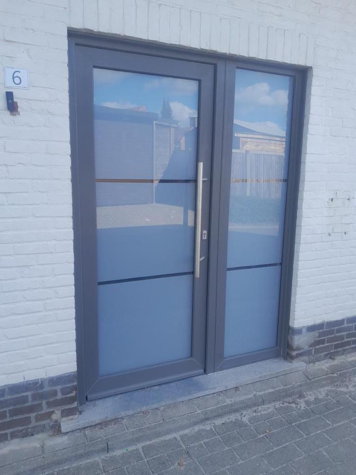 pvc voordeur in mooie kleur, Doe-het-zelf en Bouw, Deuren en Vliegenramen, Zo goed als nieuw, Buitendeur, 200 tot 215 cm, 120 cm of meer
