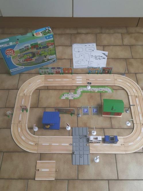 Circuit train en bois, Kinderen en Baby's, Speelgoed | Racebanen, Zo goed als nieuw, Racebaan, Handmatig, Overige merken, Zelf te bouwen