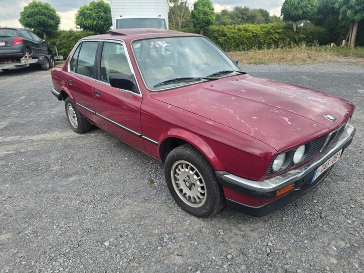 Bmw e30 320i 1986, Autos, Oldtimers & Ancêtres, Entreprise, Toit ouvrant, BMW, Essence, Berline, 5 portes, Boîte manuelle, Beige