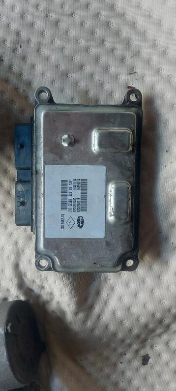 ECU renault clio benzine beschikbaar voor biedingen