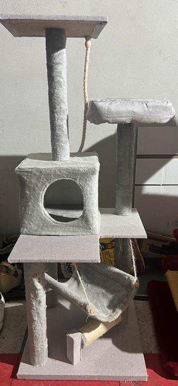Arbre a chat beschikbaar voor biedingen