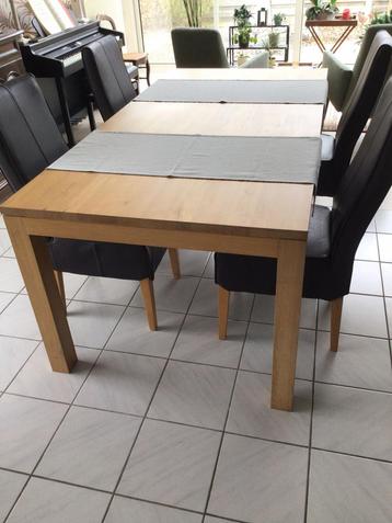 Massief eiken eettafel beschikbaar voor biedingen