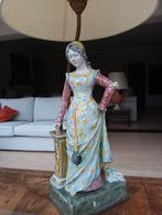 Sculpture en porcelaine montée en lampe, Antiek en Kunst, Ophalen