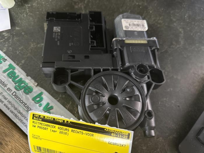 Moteur de vitre portière d'un Volkswagen Passat, Autos : Pièces & Accessoires, Carrosserie & Tôlerie, Volkswagen, Utilisé, 3 mois de garantie