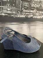 blauwe sleehak - sandalen - merk Pons Quintana - maat 38, Kleding | Dames, Sandalen of Muiltjes, Blauw, Ophalen of Verzenden, Zo goed als nieuw