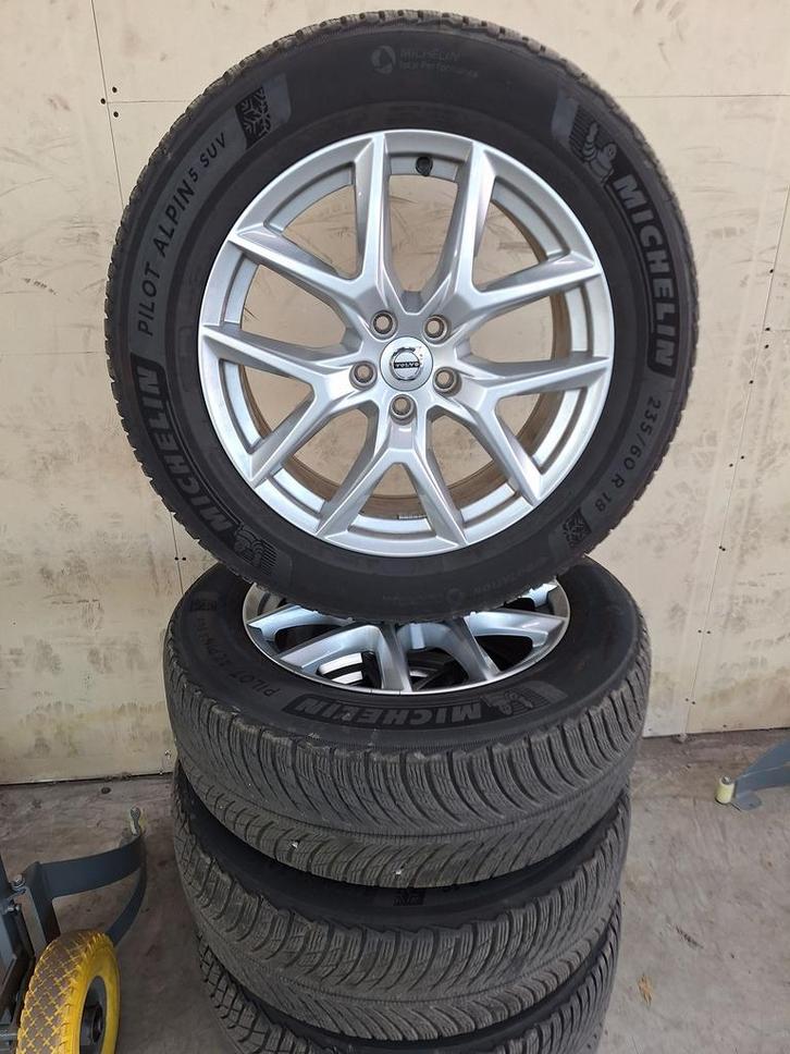 Volvo XC60 Winterset 18 Inch Origineel, Auto-onderdelen, Banden en Velgen, Banden en Velgen, Winterbanden, 18 inch, 235 mm, Personenwagen