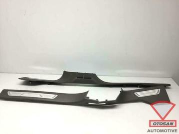 ensemble de garniture de seuil de porte vw touareg 2018 7608, Utilisé, Volkswagen