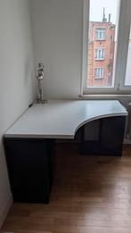 Bureau table, Enlèvement