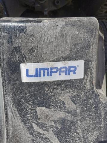 Balayeuse professionnelle  peu utilisée LIMPAR moteur honda, Enlèvement