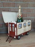 Metalen decoratie woonwagen, Enlèvement