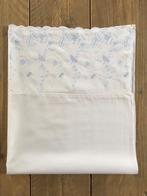 Drap bébé / drap 90 cm (blanc / fleurs bleu clair), Comme neuf, 85 à 100 cm, Autres types, Enlèvement ou Envoi