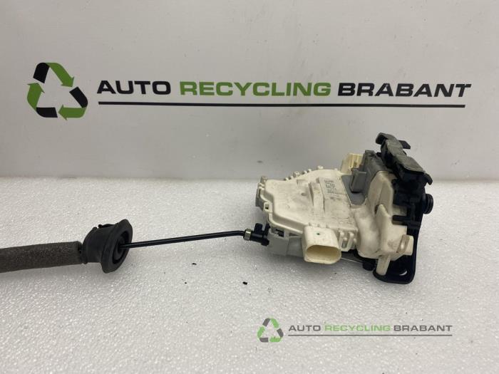 Serrure portière mécanique 4portes avant gauche d'un Audi, Autos : Pièces & Accessoires, Carrosserie & Tôlerie, Utilisé, 3 mois de garantie