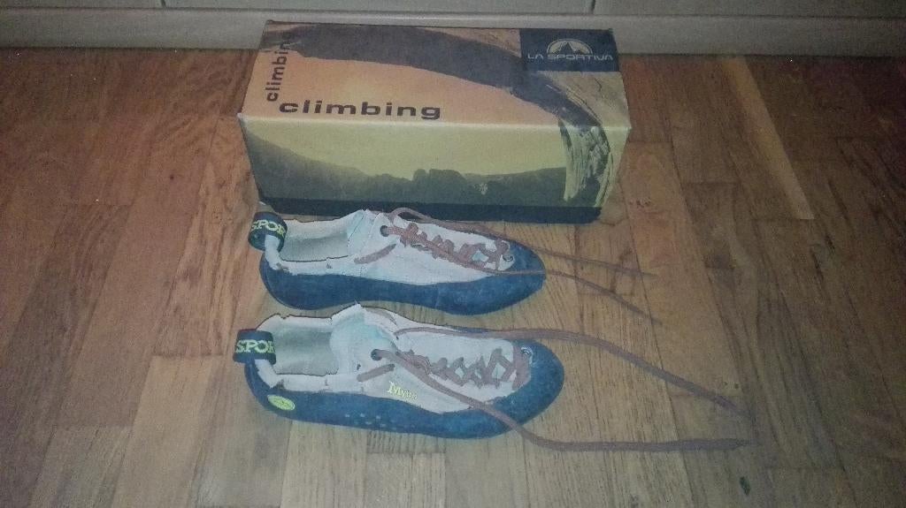 Chausson d'escalade "LA SPORTIVA" 38 1/2, Enlèvement ou Envoi, Porté, Taille 46 (S) ou plus petite