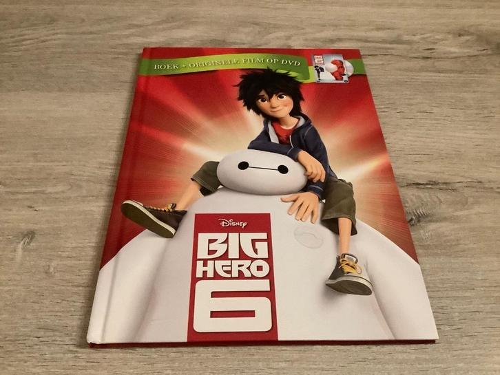 Disney Big hero 6 boek + DVD film, Cd's en Dvd's, Dvd's | Tekenfilms en Animatie, Zo goed als nieuw, Europees, Tekenfilm, Alle leeftijden