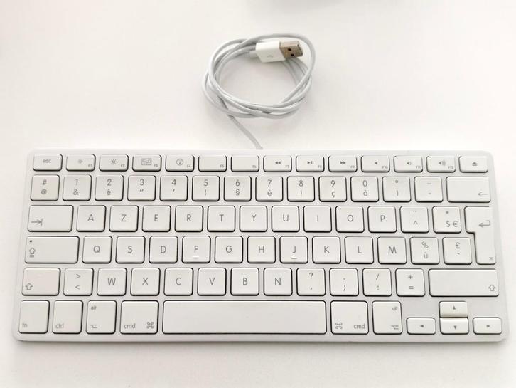 Apple mini magic toetsenbord met usb aansluiting (aluminium), Computers en Software, Toetsenborden, Zo goed als nieuw, Azerty