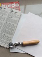 Naaien; carbonpapier & radarwieltje patronen uit te tekenen., Hobby en Vrije tijd, Kledingpatronen, Ophalen, Zo goed als nieuw