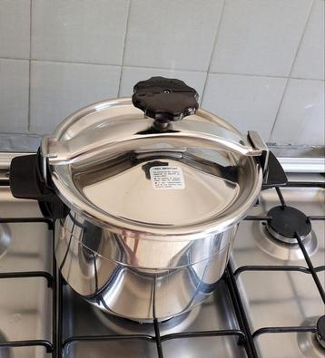 NIEUW MOULINEX 8 liter roestvrijstalen snelkookpan. beschikbaar voor biedingen